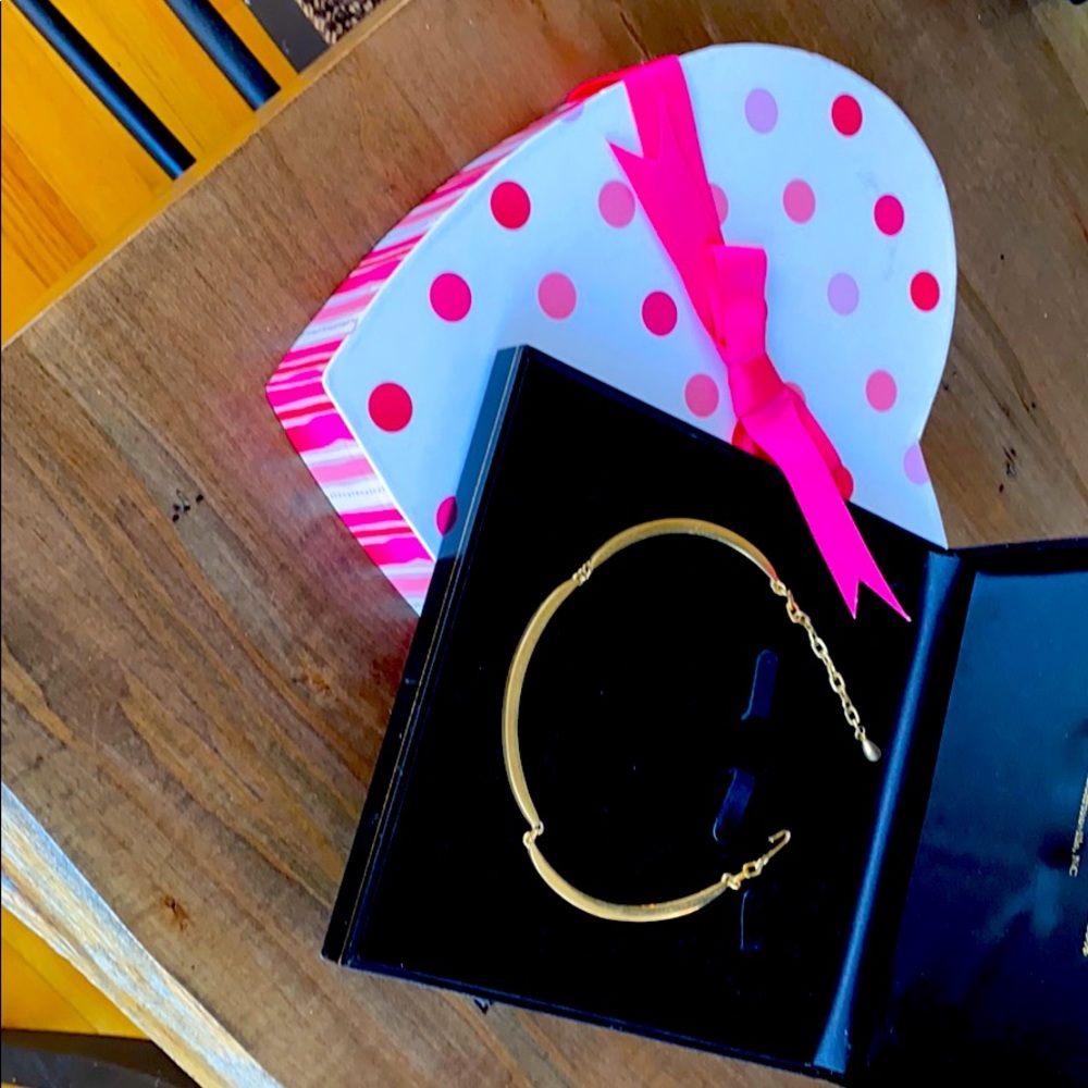 Gold-tone choker (costume jewelry)